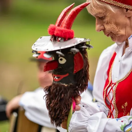 Zawiaty Rodzinne Z Animacjami Dla Dzieci Czarna Dabrowka